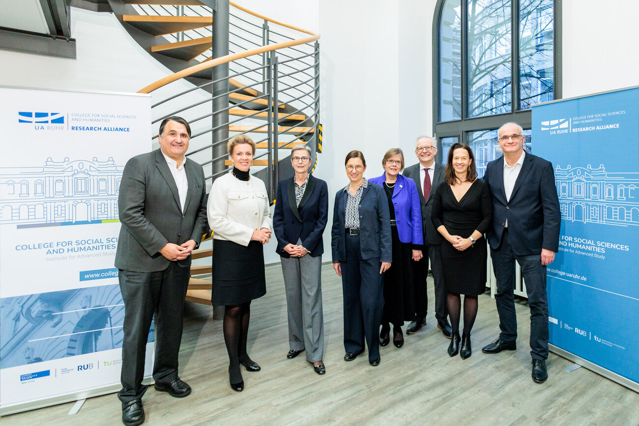 group photo with Minister Brandes, Scientific Board members and the rectors of the UA Ruhr universities