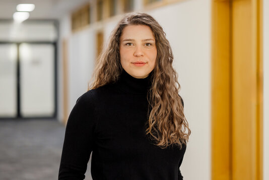 portrait photo of Philippa Everz