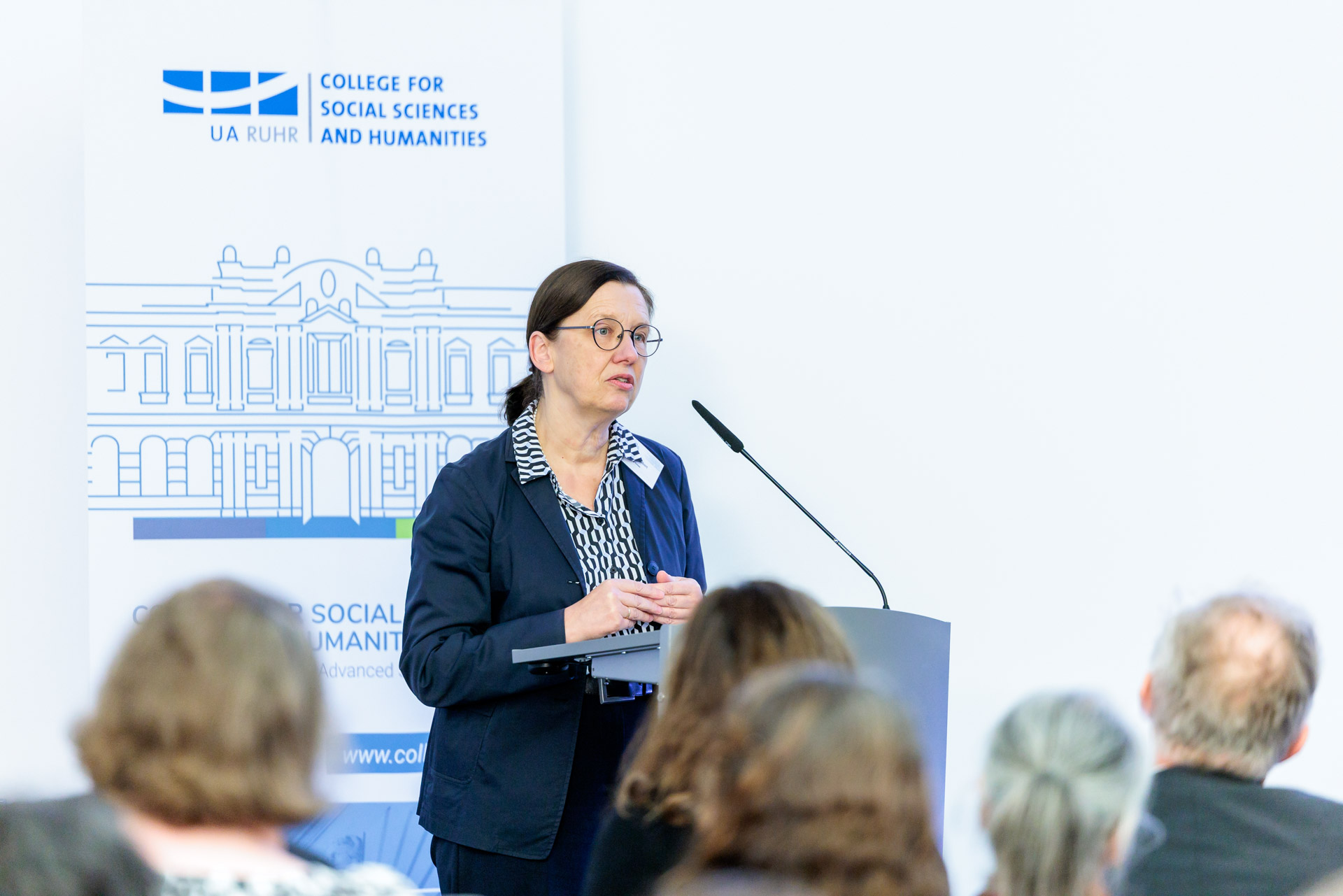 Photo of the welcome address by Prof. Barbara Albert, rector of the University of Duisburg-Essen